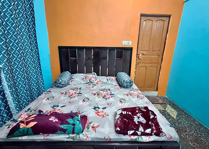 Tandon Lodge On The Ganga Ghat Homestay