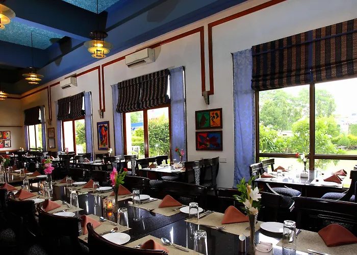 Hotel Paras Mahal