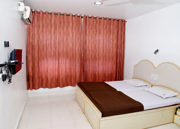 Hotel Sharada International
