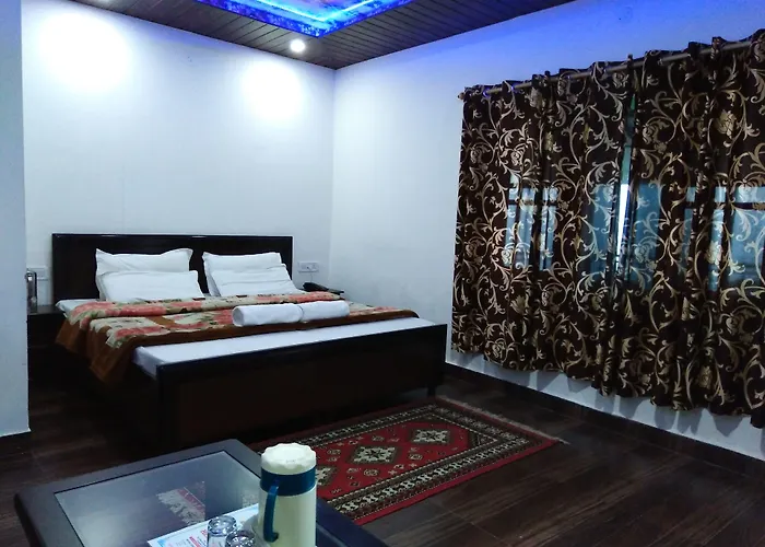 Hotel Himdhara, Near Mall Road Dalhousie