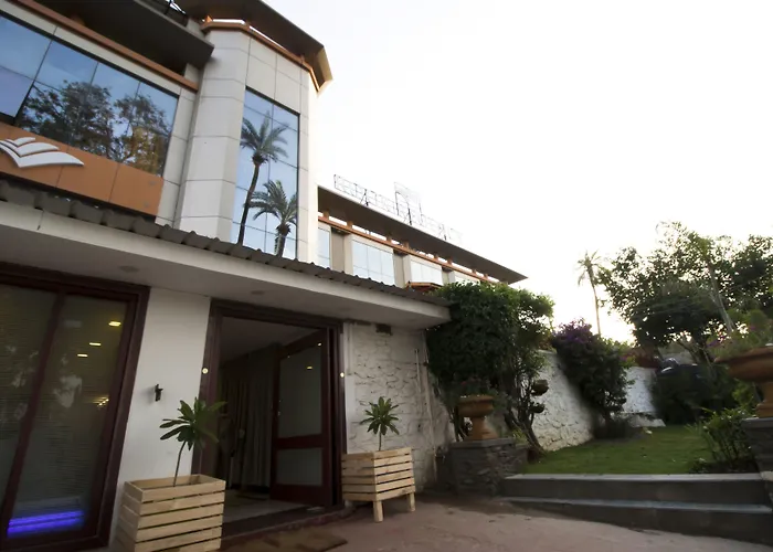 Hotel Rock Regency Mount Abu - A Boutique Rodetel