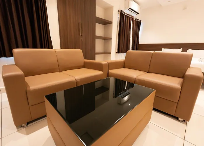 Hotel Karuna Residency