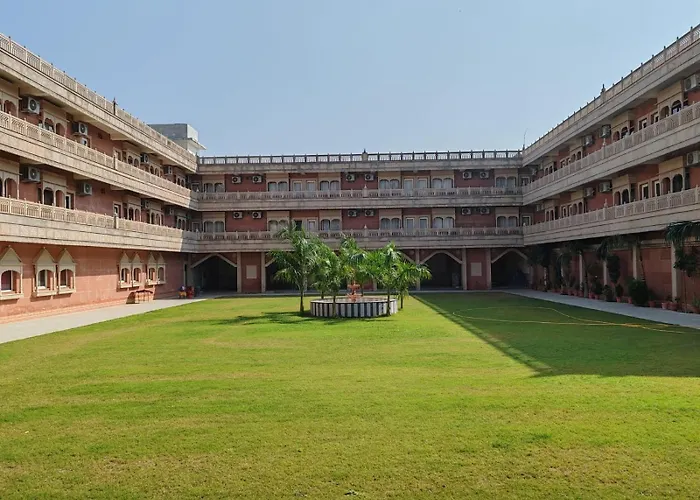 Hotel Rajwada Palace
