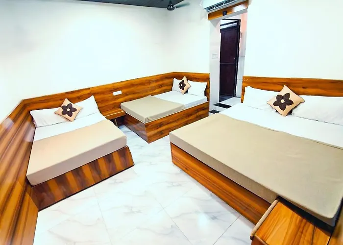 Hotel Om Palace Near Mahakal Mandir