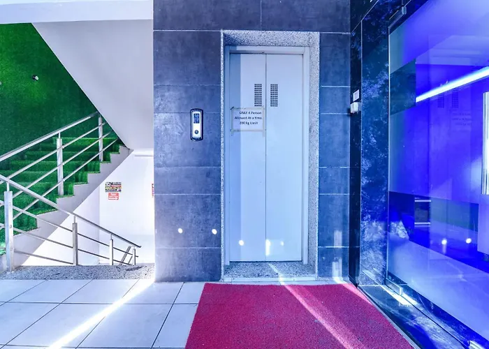 Hotel Avadh Palace, Subhash Bridge, Rto Circle, Ahmedabad