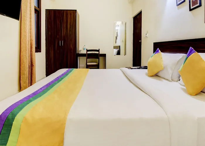 Itsy Hotels Royal Monarch