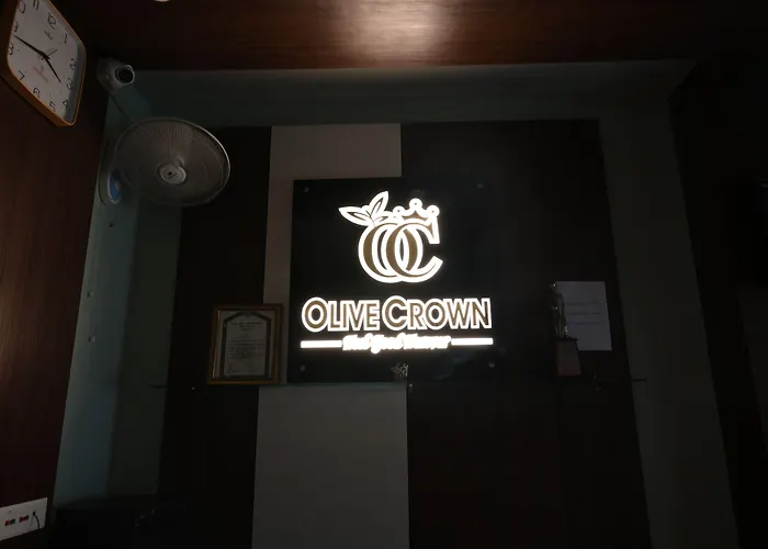 Hotel Olive Crown Lucknow
