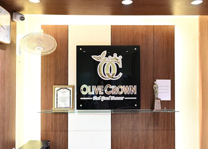Hotel Olive Crown Lucknow