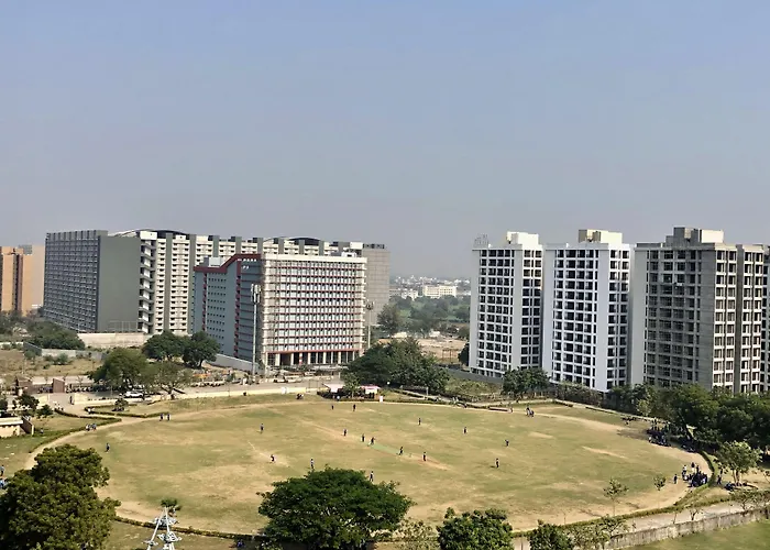Regenta - The World Surat
