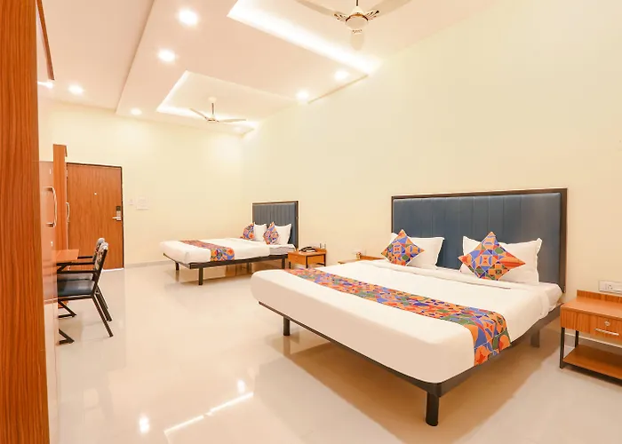 Fabhotel Mint Park - Nr Nmims College