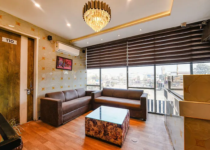 Fabhotel The Dreams