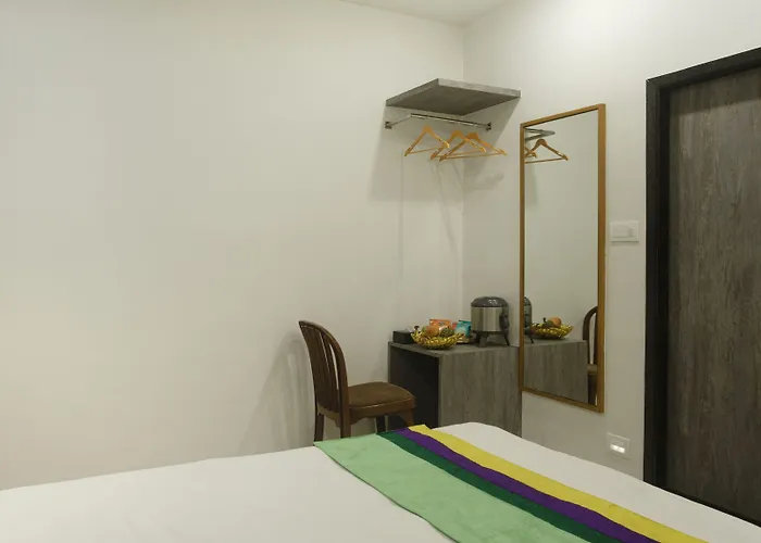 Treebo Urban, 1 Km From Railway Station