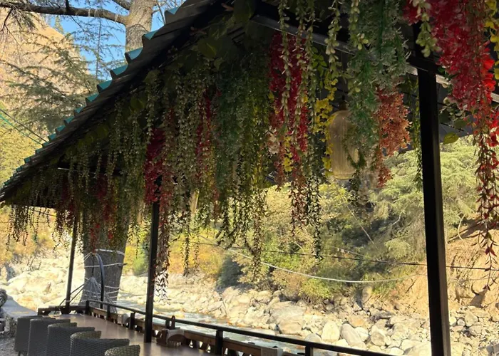 Hom House Of Mannmauji Riverside Kasol