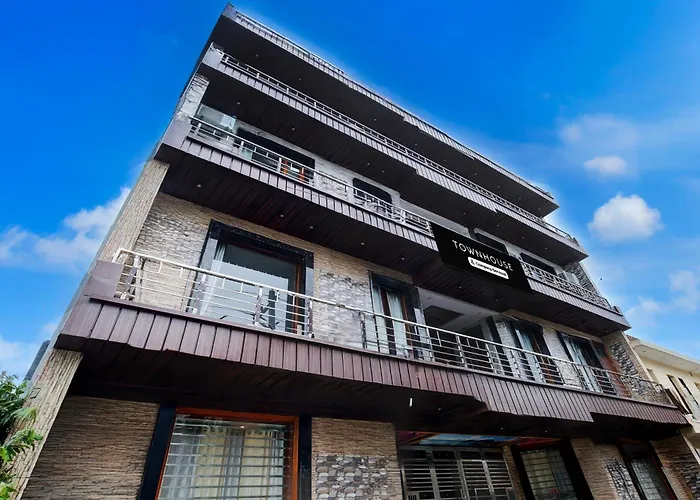 Super Townhouse By Oyo Chandigarh Near Pec-Pgi-Pu Formerly Hotel Paradise