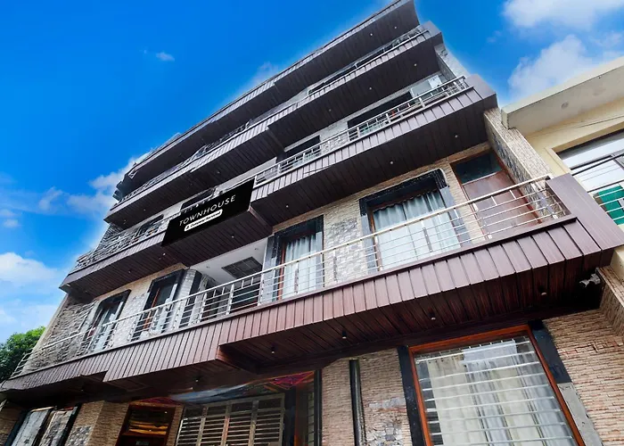 Super Townhouse By Oyo Chandigarh Near Pec-Pgi-Pu Formerly Hotel Paradise
