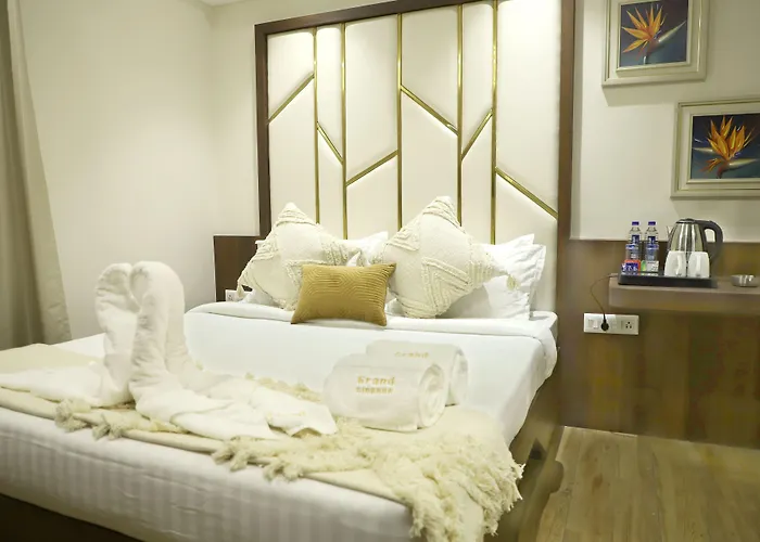 Hotel Grand Girdhar