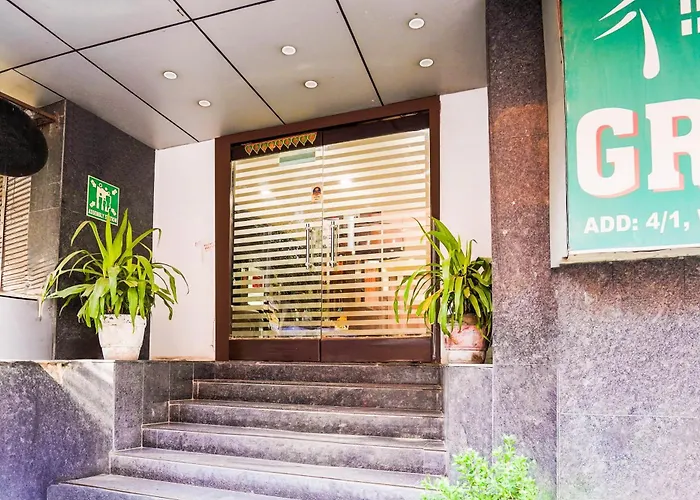 Hotel O Grand Peepal Delhi 