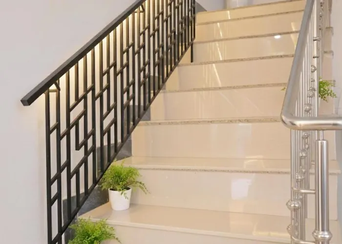 Monishka Palace Homestay - Ayodhya
