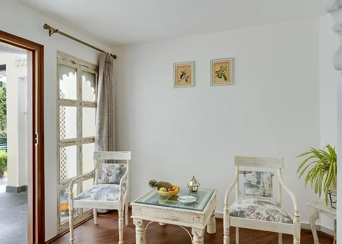 Swaroop Vilas - Lake Facing Boutique Hotel