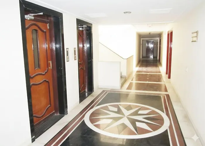 Hotel Sarita - Near Surat Railway Station