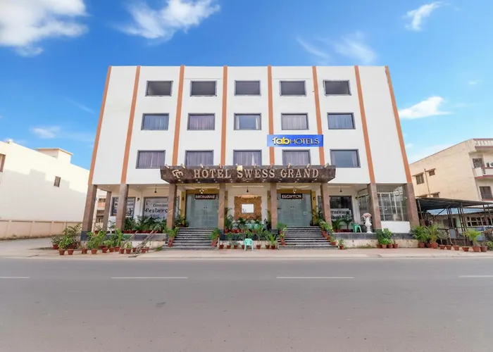 Fabhotel Swess Grand Agra 