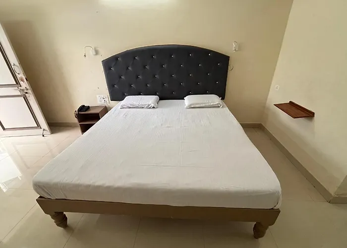 Srinivasa Hotel