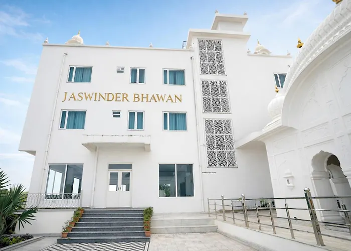 Jaswinder Bhawan - By The Ganges