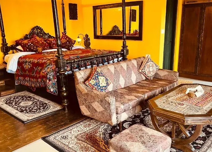 Habba Kadal Kashmiri Heritage Hotel & Hub