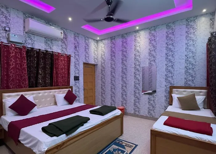 Hotel Vijay Palace- Near Ram Mandir Ayodhya