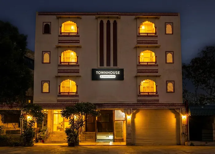Townhouse Chandpole Metro Station Formerly Hotel Raghuraj Palace Jaipur