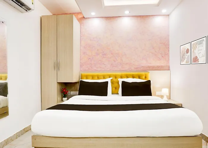 Super Townhouse Eden Garden Zirakpur