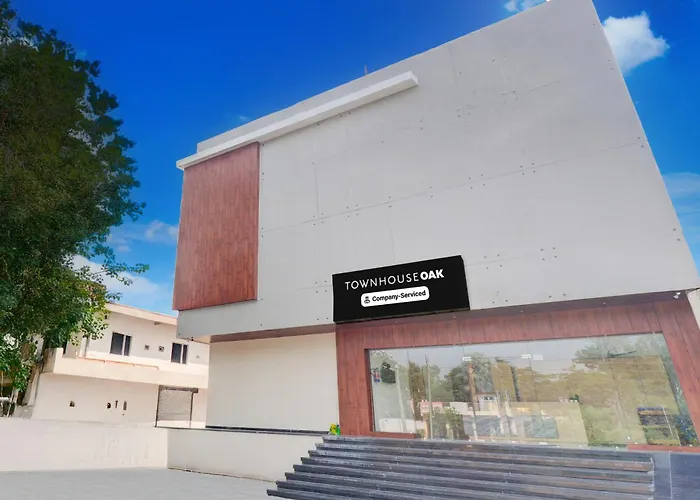 Super Townhouse Oak Army Aviation Base Jhansi