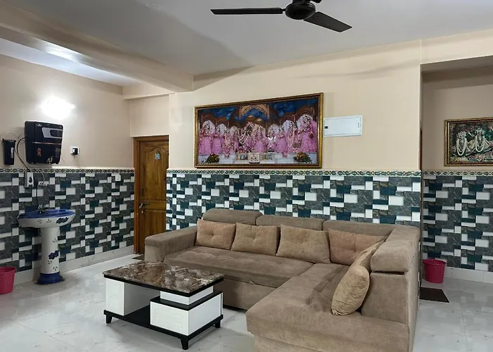 Sri Mayapur Chandrodaya Guest House And Event Holder
