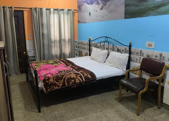 Hotel Apple Rose Near Harish Dhaba