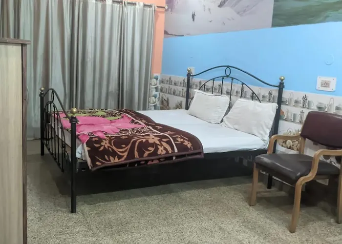 Hotel Apple Rose Near Harish Dhaba