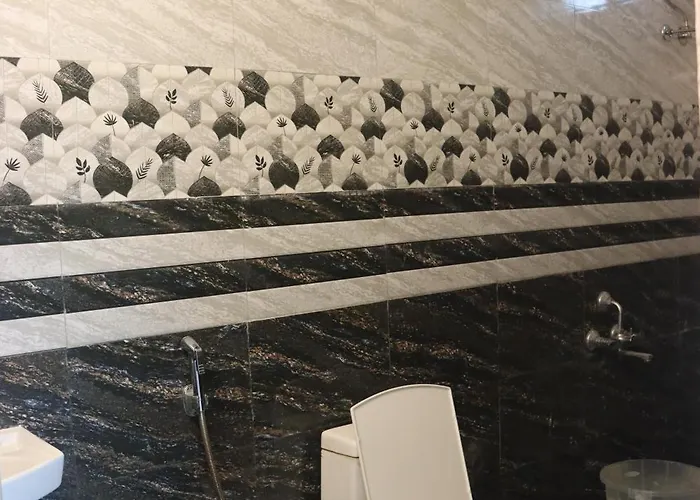 Hotel Rhythms Manapakkam
