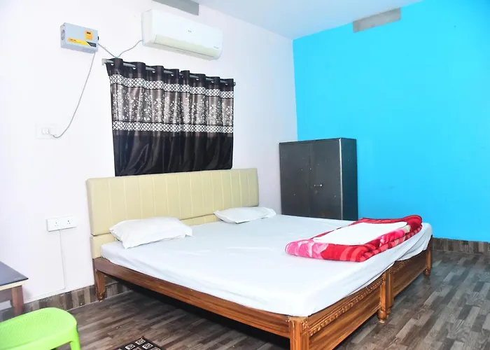 Aakarsh Hill View Hotel