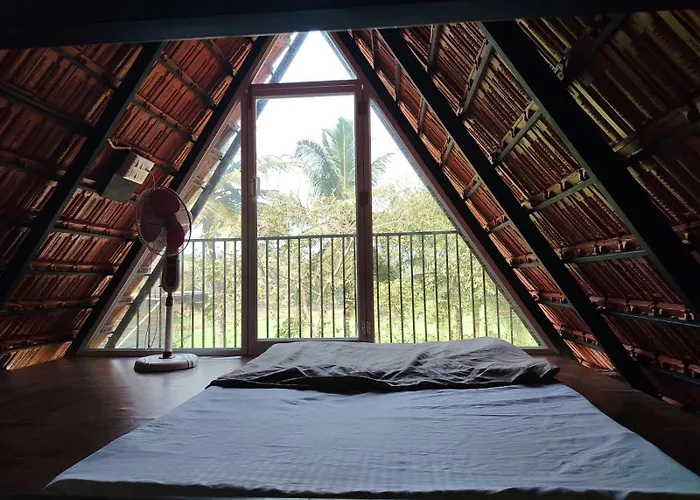 Arundekar'S Cottage