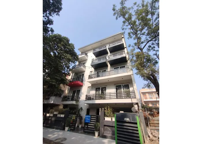 Rjk Sector 49 Residency Near Huda Metro Station