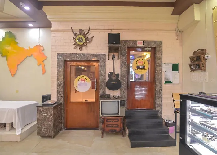 Shree Ganesha Palace Near Kashi Vishwanath Temple Varanasi