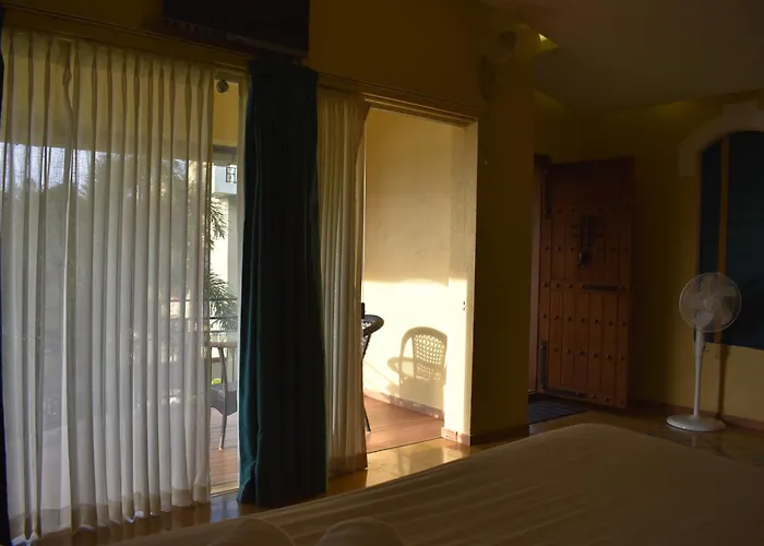 Vista Del Lago - Lakeview Homestay