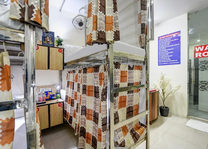 Hotel New Frontier, City Centre - 2 Mins From Old Delhi Railway Station & Chandni Chowk