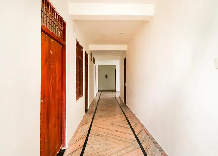 Hotel O By Oyo Arpit Hotel Jhusi Railway Station