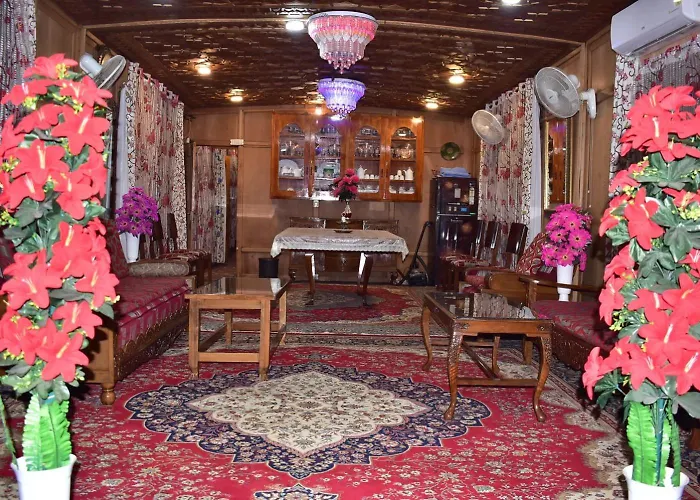 Nageen Castle Group Of House Boats