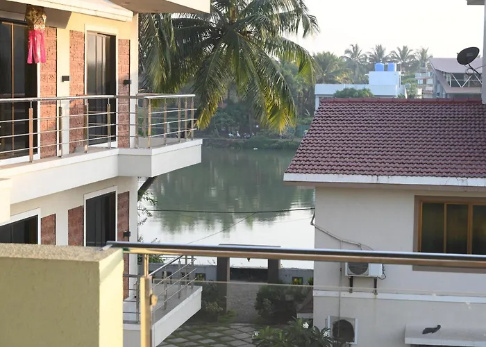 Lake Breeze Resort
