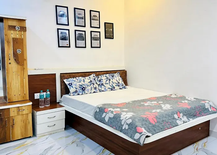 Hotel Pujari Palace