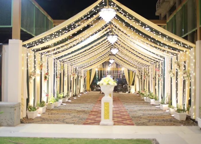 Avadh Hotel & Banquets