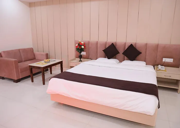 Avadh Hotel & Banquets