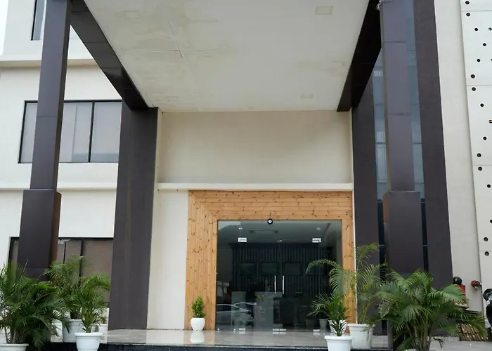 The Monarch Hotel