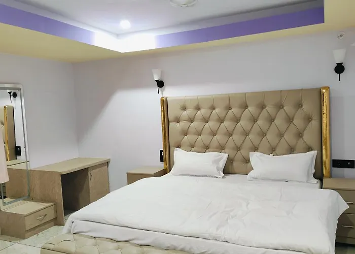 Hotel Narendra Palace